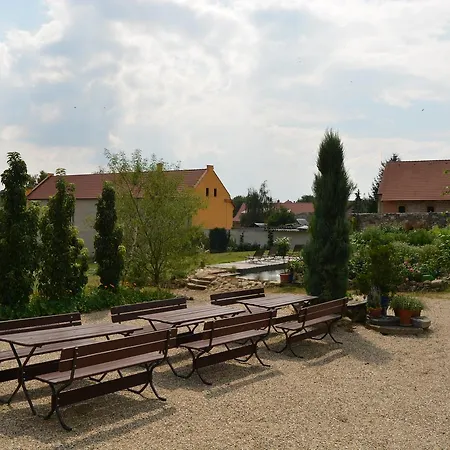 Farm stay Statek Lunikov